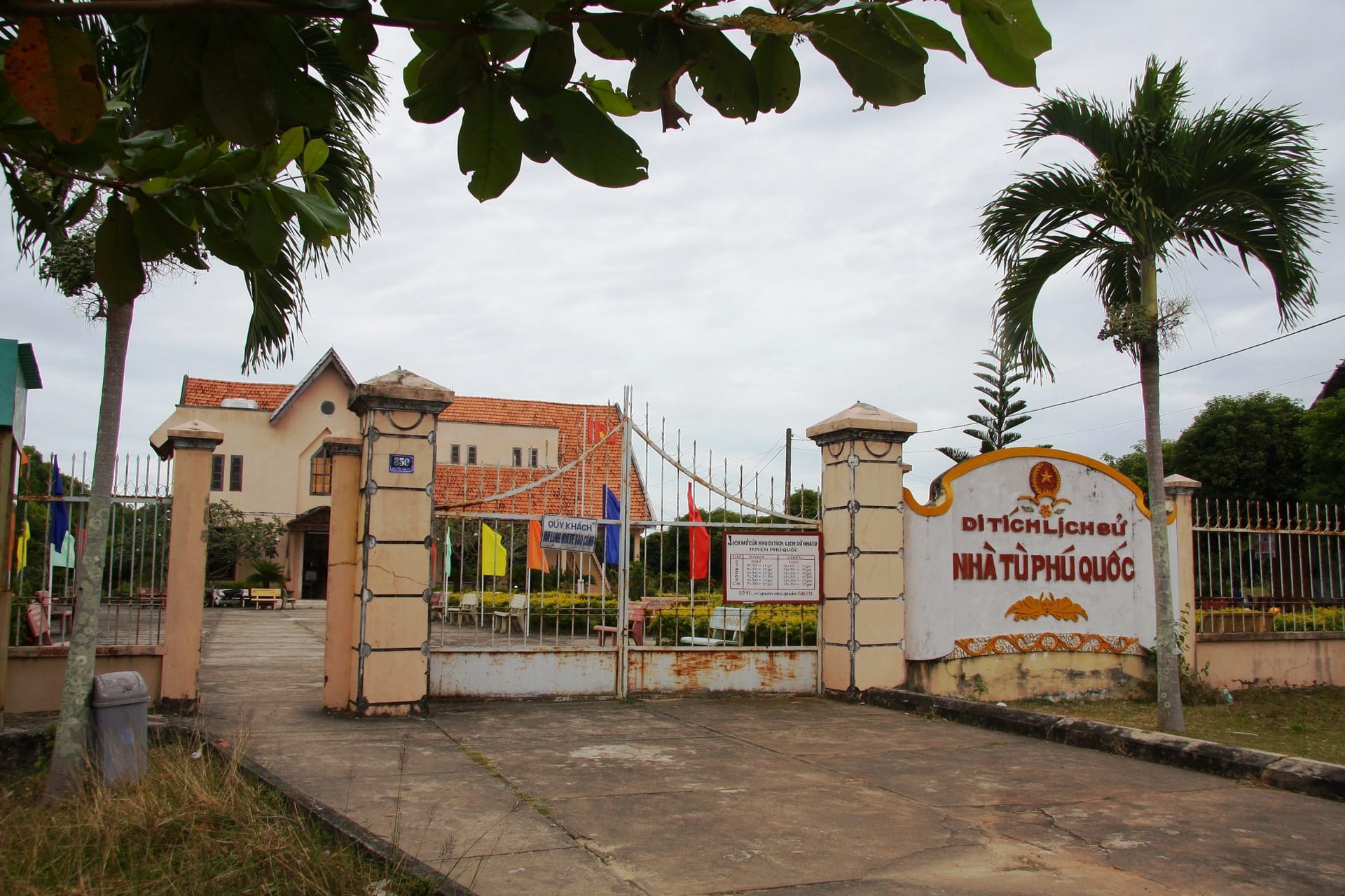 Nhà tù Phú Quốc: Rùng mình với "địa ngục trần gian" 