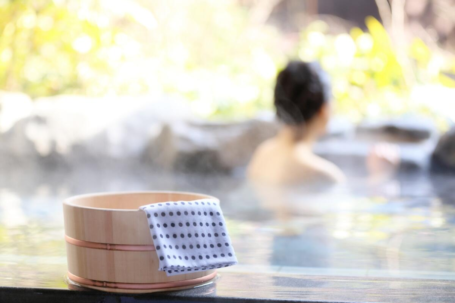 Bạn tuyệt đối không được uống rượu trước khi tắm onsen Nhật Bản
