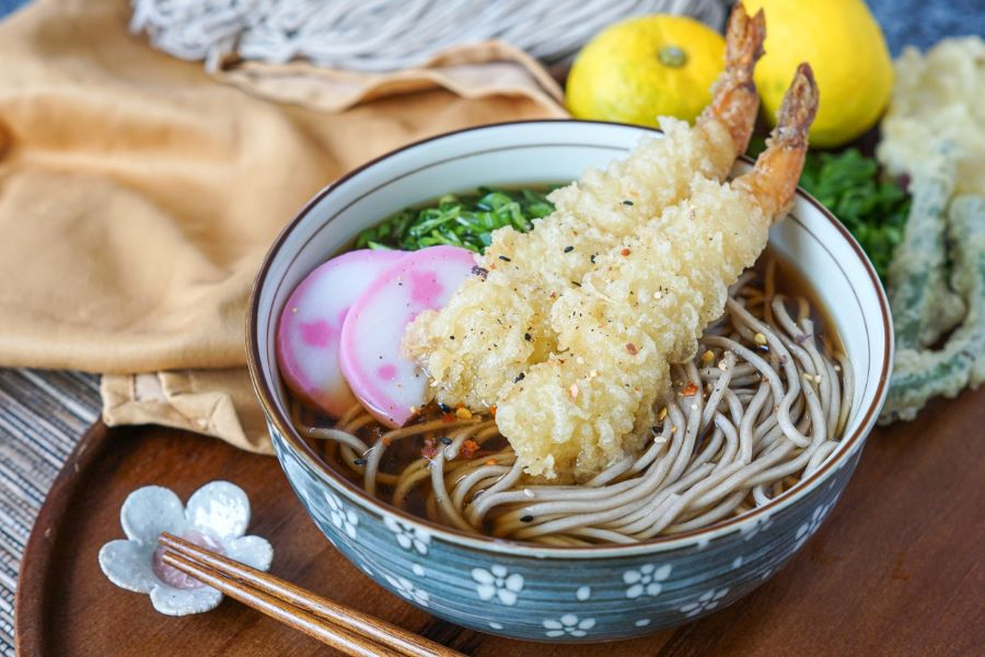 Toshikoshi Soba thường được người Nhật thưởng thức ngay vào đêm giao thừa