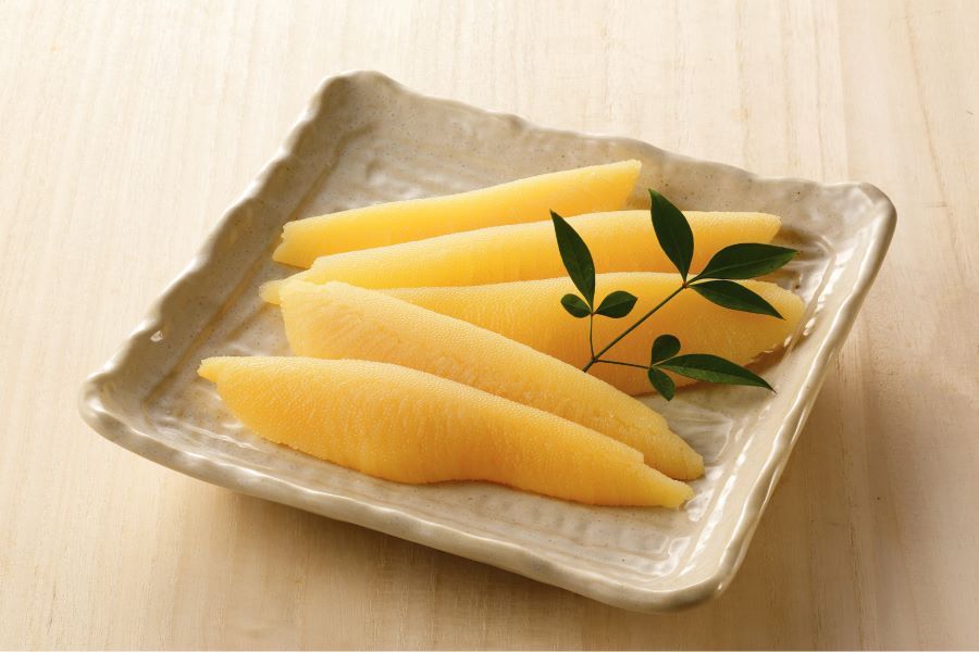 Kazunoko sở hữu hương vị khá đặc trưng với vị mặn nhẹ, hơi ngọt và có chút vị đắng của trứng cá