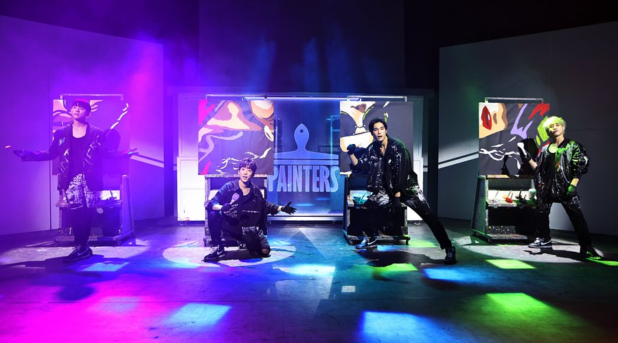 Painter Hero Show còn thu hút đông đảo du khách bởi sự kết hợp hài hòa giữa hài kịch và âm nhạc