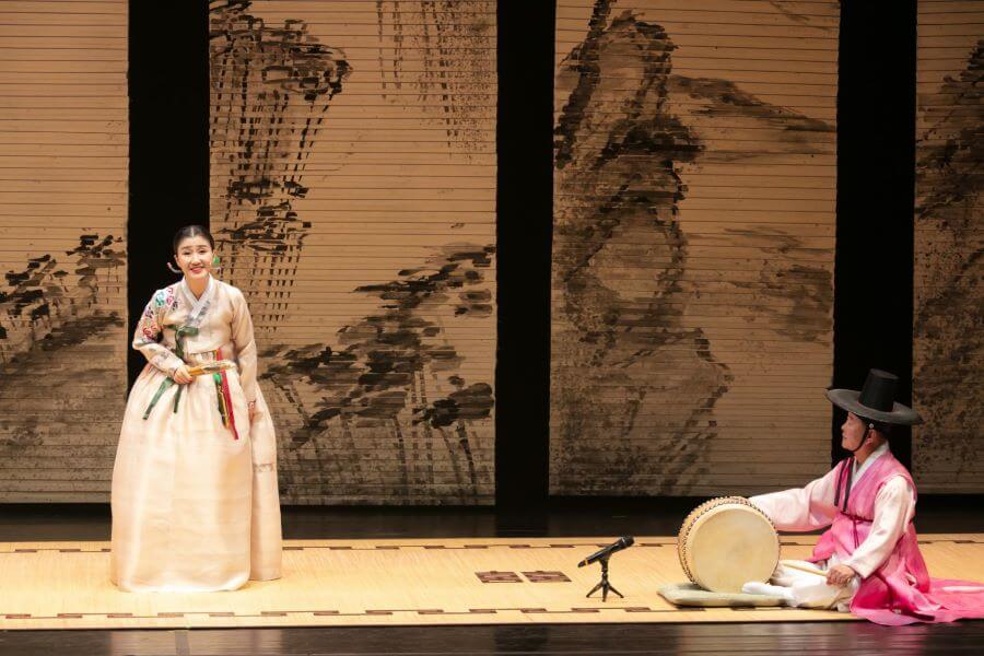 Một trong những đặc điểm nổi bật nhất của Pansori chính là khả năng kể chuyện