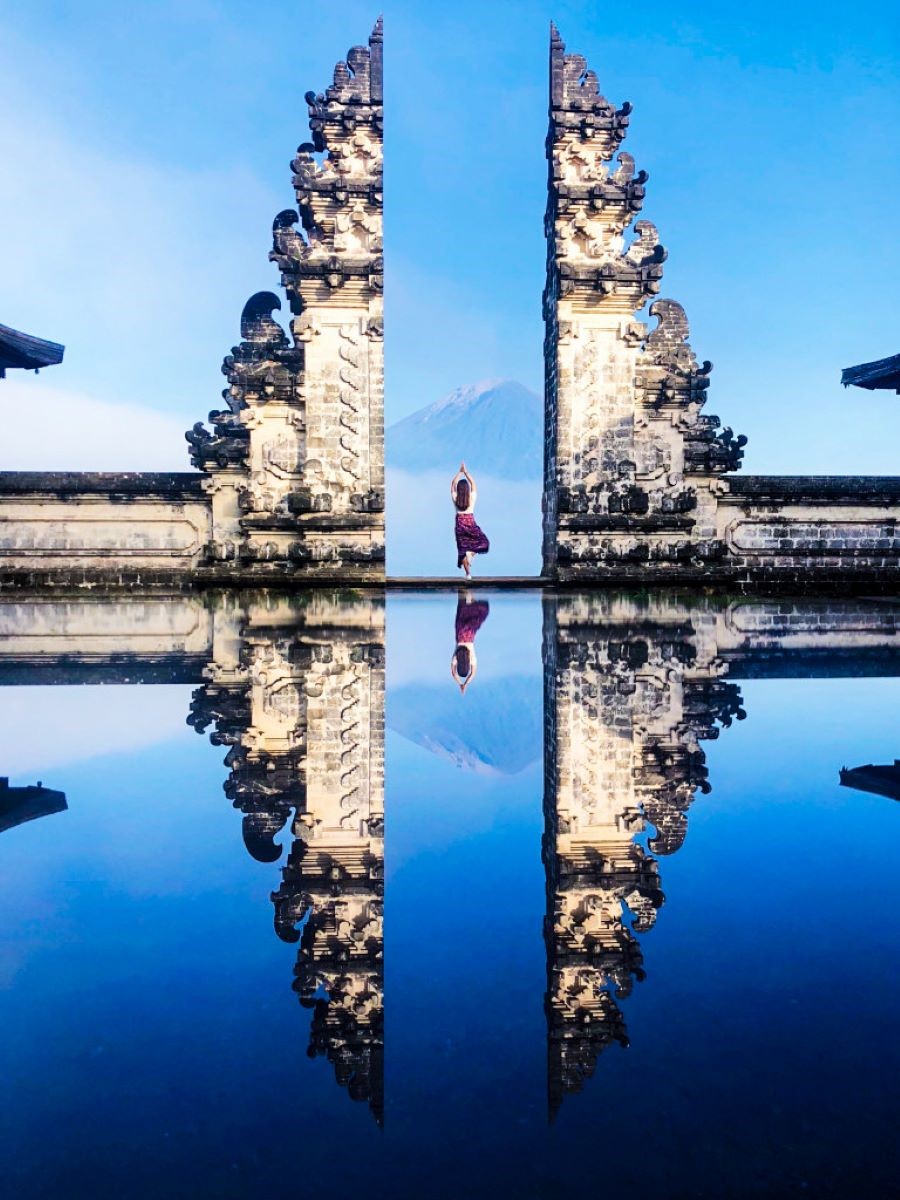 Check-in sống ảo tại cổng trời tại đền Pura Lempuyang