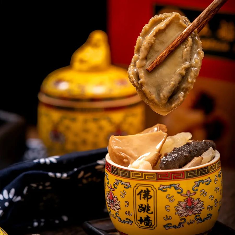 Phật nhảy tường sử dụng nhiều loại nguyên liệu quý hiếm, bổ dưỡng và cực kỳ đắt đỏ 