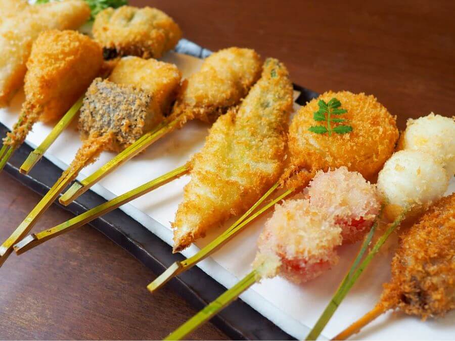 Kushikatsu – Xiên que chiên giòn rụm tại Osaka Nhật Bản