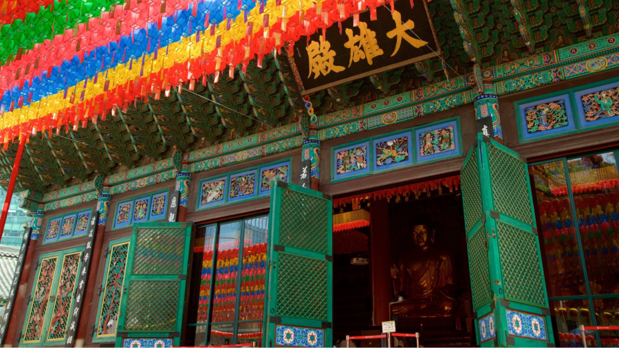 Chùa Jogyesa là một ốc đảo bình yên, nơi mà bạn có thể tìm thấy sự thanh tịnh giữa cuộc sống đô thị