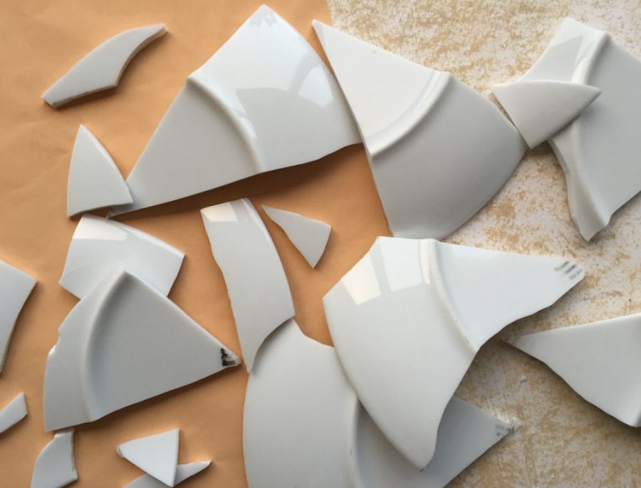 Phong tục ném vỡ bát đĩa vào ngày đầu năm mới tại Đan Mạch