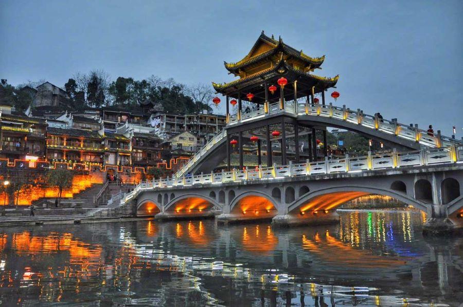 Cách di chuyển từ Trương Gia Giới đến Phượng Hoàng cổ trấn