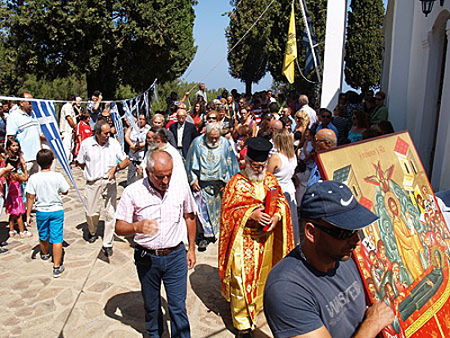 Phần lớn người dân Ikaria, Hy Lạp đều thích đi  bộ