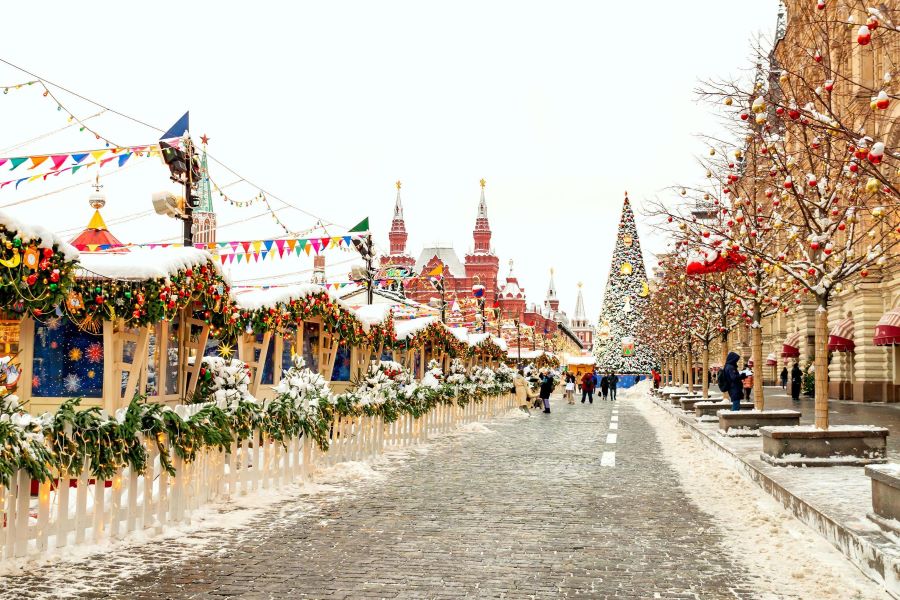 Đừng bỏ lỡ khu chợ Giáng sinh hoành tráng diễn ra tại Quảng trường Đỏ của nước Nga bạn nhé! 