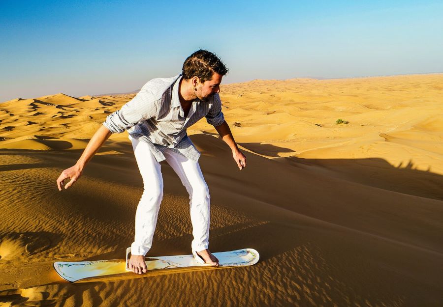 Trượt cát - Một trong những trải nghiệm thú vị tại Safari