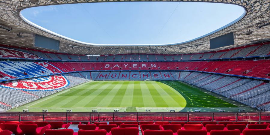 Sân vận động Allianz Arena nằm ở vùng Fröttmaning, sở hữu lối kiến trúc cực kỳ độc đáo 
