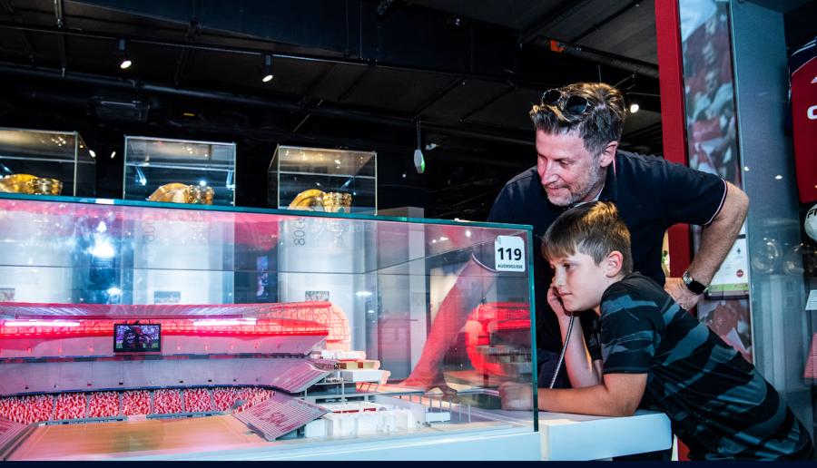 Sân vận động Allianz Arena được xem là biểu tượng quan trọng của thành phố Munich, nước Đức