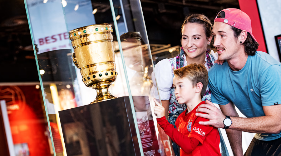 Sân vận động Allianz Arena là điểm đến trong mơ của bất cứ du khách nào khi dừng chân tại thành phố Munich