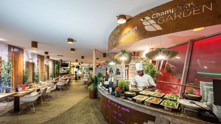 Ghé thăm Allianz Arena, du khách còn có thể thưởng thức ẩm thực địa phương độc đáo