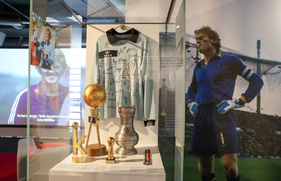 Sân vận động Allianz Arena là điểm đến tham quan thu hút đông đảo du khách lẫn người hâm mộ từ khắp mọi nơi