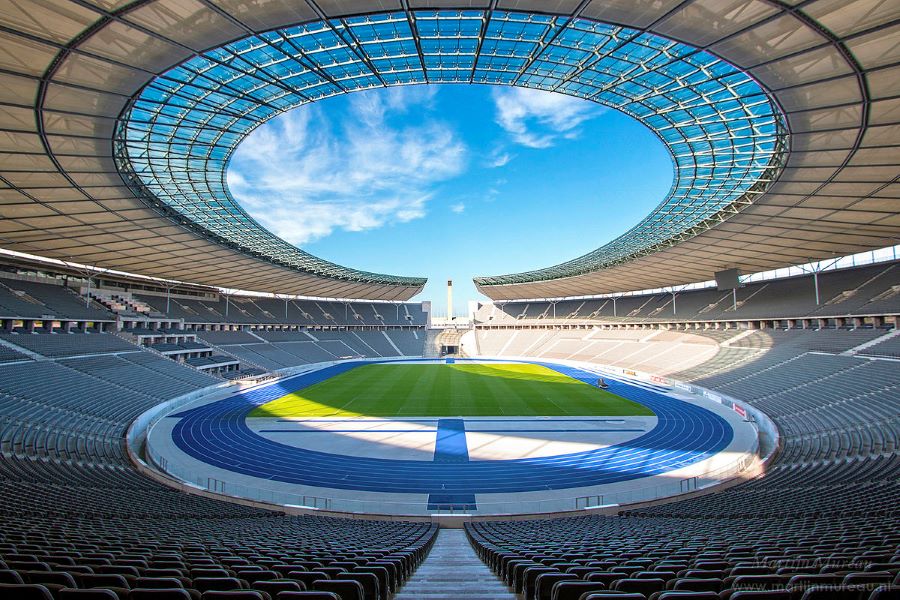 Olympiastadion ở thủ đô Berlin được xây dựng theo phong cách Neoclassical độc đáo 