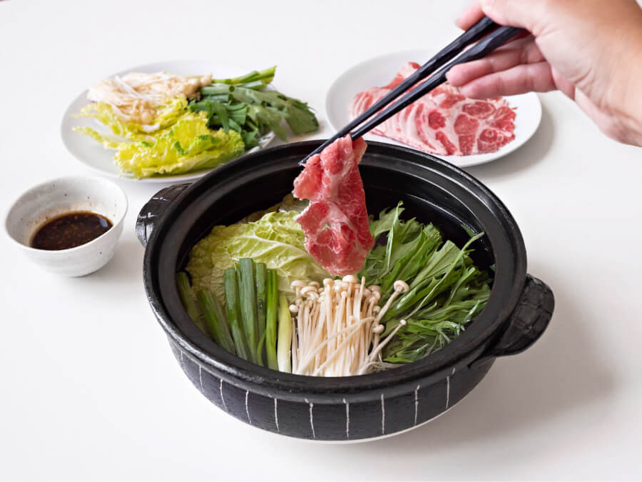 Lẩu Shabu-shabu là một món ăn truyền thống của Nhật Bản