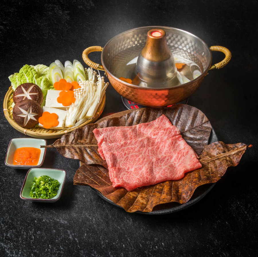 Với hương vị thanh ngọt, lẩu shabu-shabu không chỉ là một món ăn mà còn là một trải nghiệm ẩm thực tuyệt vời