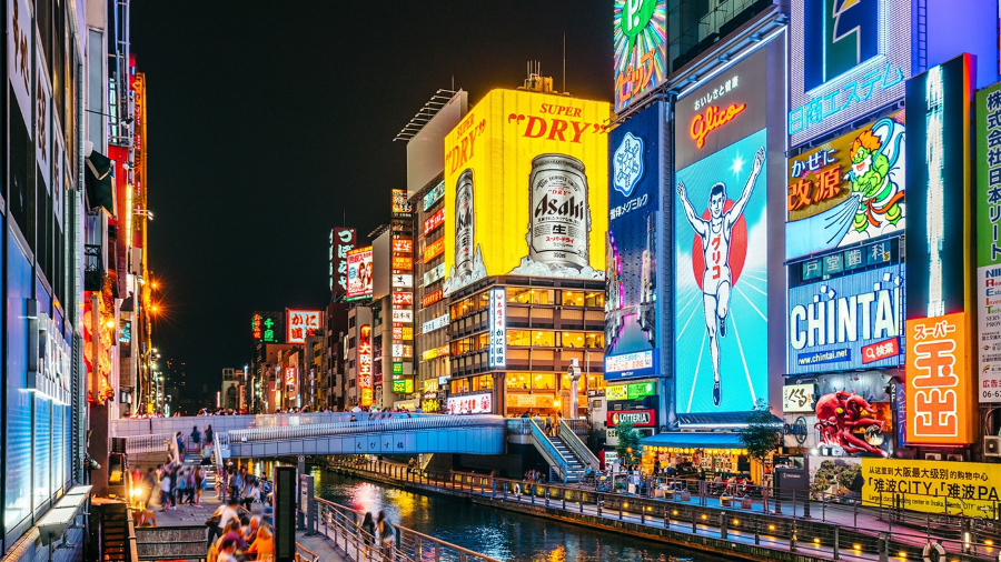 Đến Shinsaibashi, bạn sẽ được trải nghiệm một không gian mua sắm sôi động và đầy màu sắc