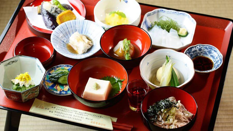 Điểm đặc điểm nổi bật của Shojin Ryori là việc sử dụng hoàn toàn các nguyên liệu từ thực vật