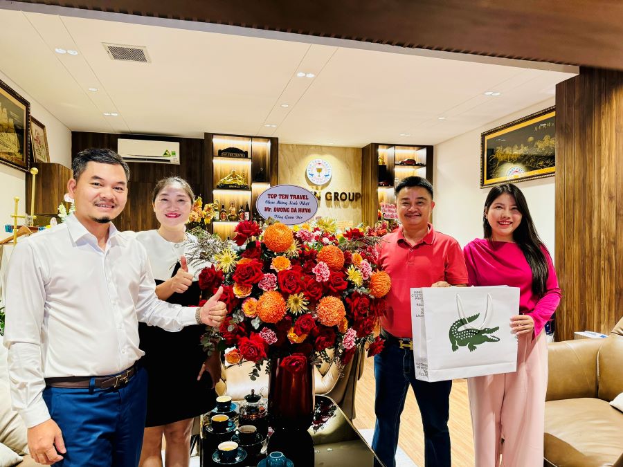 Ban Lãnh Đạo Top Ten Group chúc mừng sinh nhật Ông Dương Bá Hưng