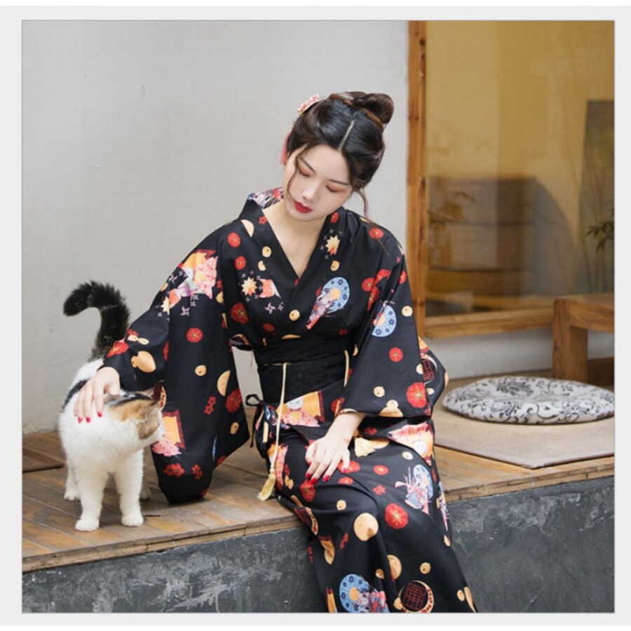 Yukata được mặc vào các dịp ngoại khoá và những ngày hè tạo sự thân thiện và thoải mái