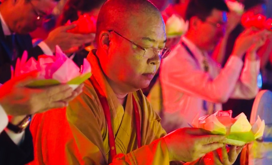 Lễ hội Vesak diễn ra vào tháng 5 và là một ngày lễ quốc tế