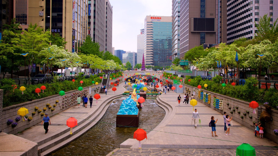 Suối Cheonggyecheon Seoul là một trong những biểu tượng nổi tiếng của thủ đô Seoul, Hàn Quốc