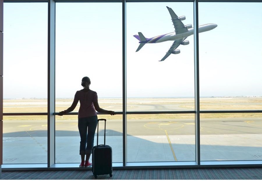 Những chuyến bay quá cảnh thường sẽ mất nhiều thời gian trên máy bay hơn