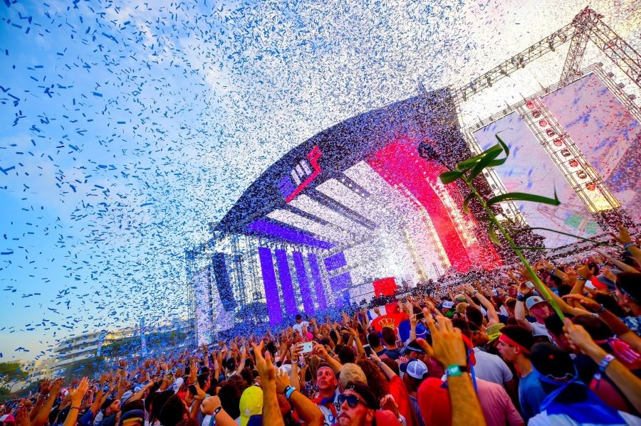 Lễ hội âm nhạc diễn ra vô cùng sôi động và bùng cháy