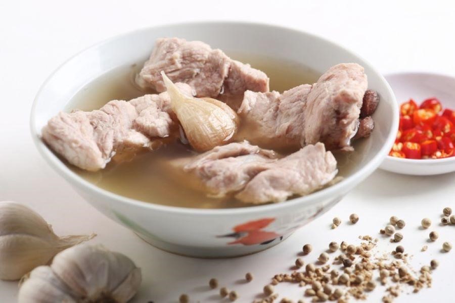 Súp Sườn Bak Kut Teh được rất  nhiều du khách quốc tế yêu thích khi đến Singapore