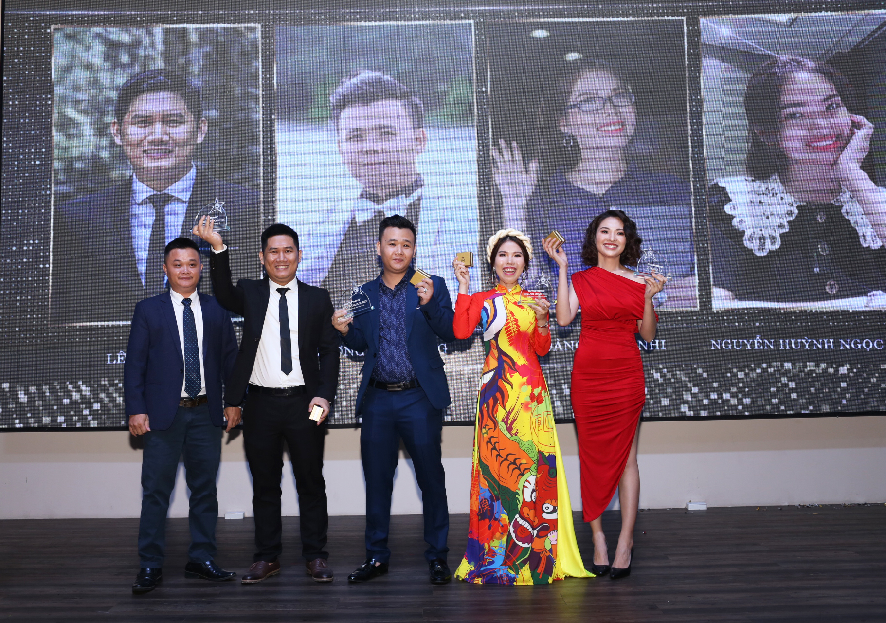 Vinh danh 5 chiến binh xuất sắc nhất công ty