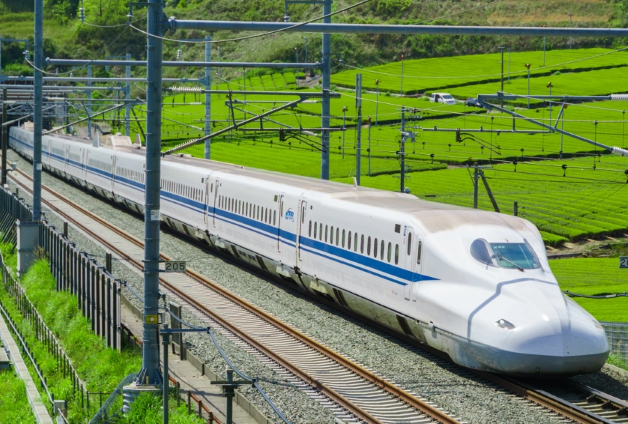 Chuyến tàu siêu tốc Shinkansen hứa hẹn mang đến cho bạn thật nhiều những kỷ niệm tuyệt vời