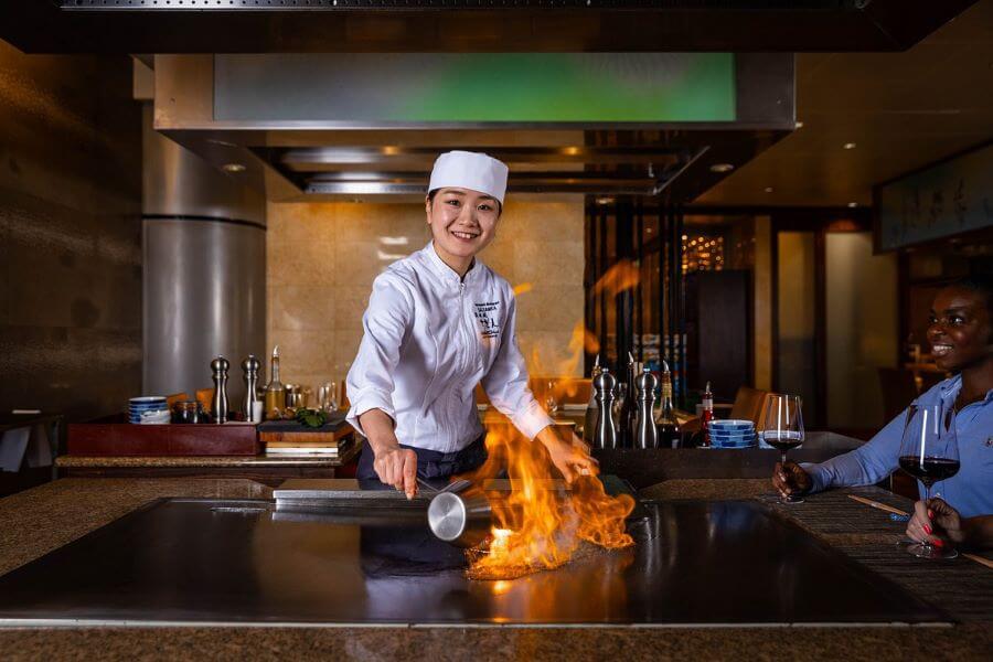 Teppanyaki mang đến trải nghiệm ẩm thực độc đáo và khó quên trong chuyến du lịch Nhật Bản