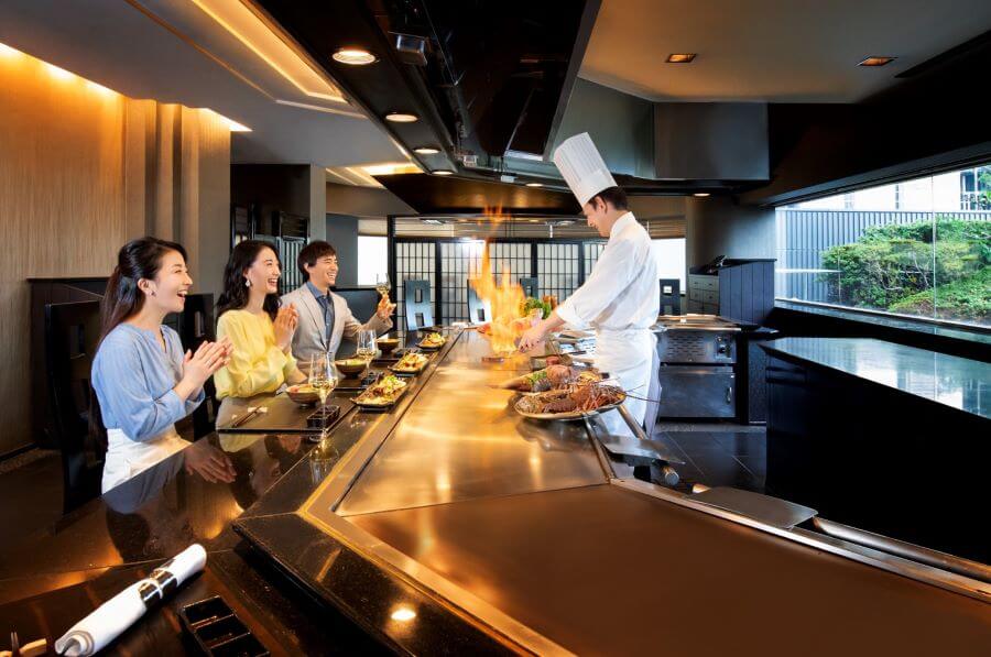Thưởng thức Teppanyaki đúng cách là một hành trình khám phá trọn vẹn nghệ thuật ẩm thực Nhật Bản