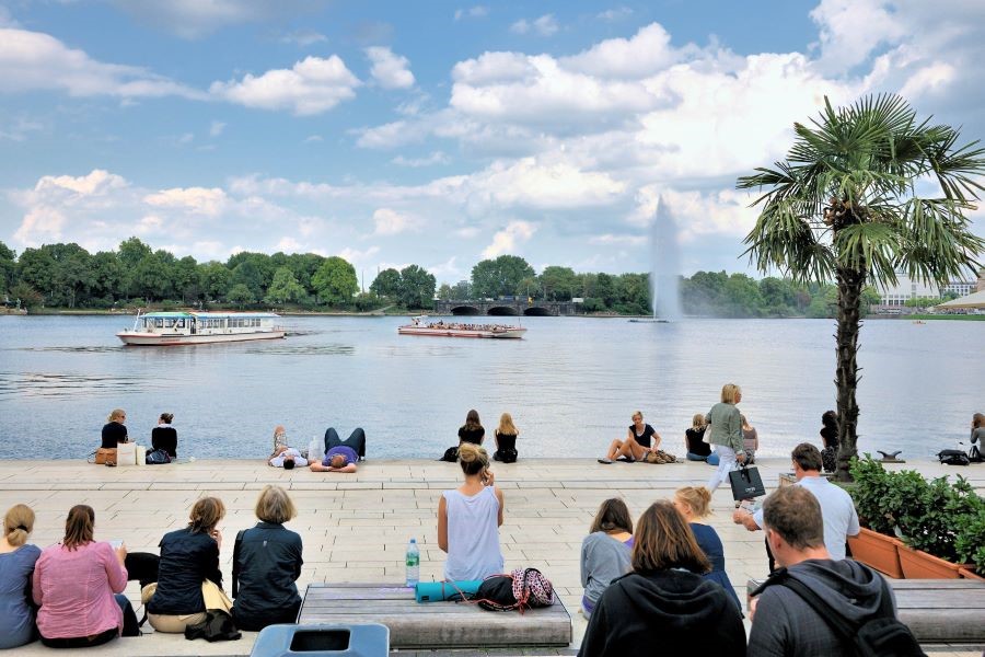 Xung quanh hồ có rất nhiều trải nghiệm thú vị