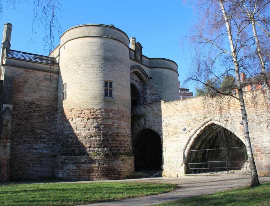 Tòa lâu đài có kết cấu đẹp với phần thân được chế tác tỉ mỉ