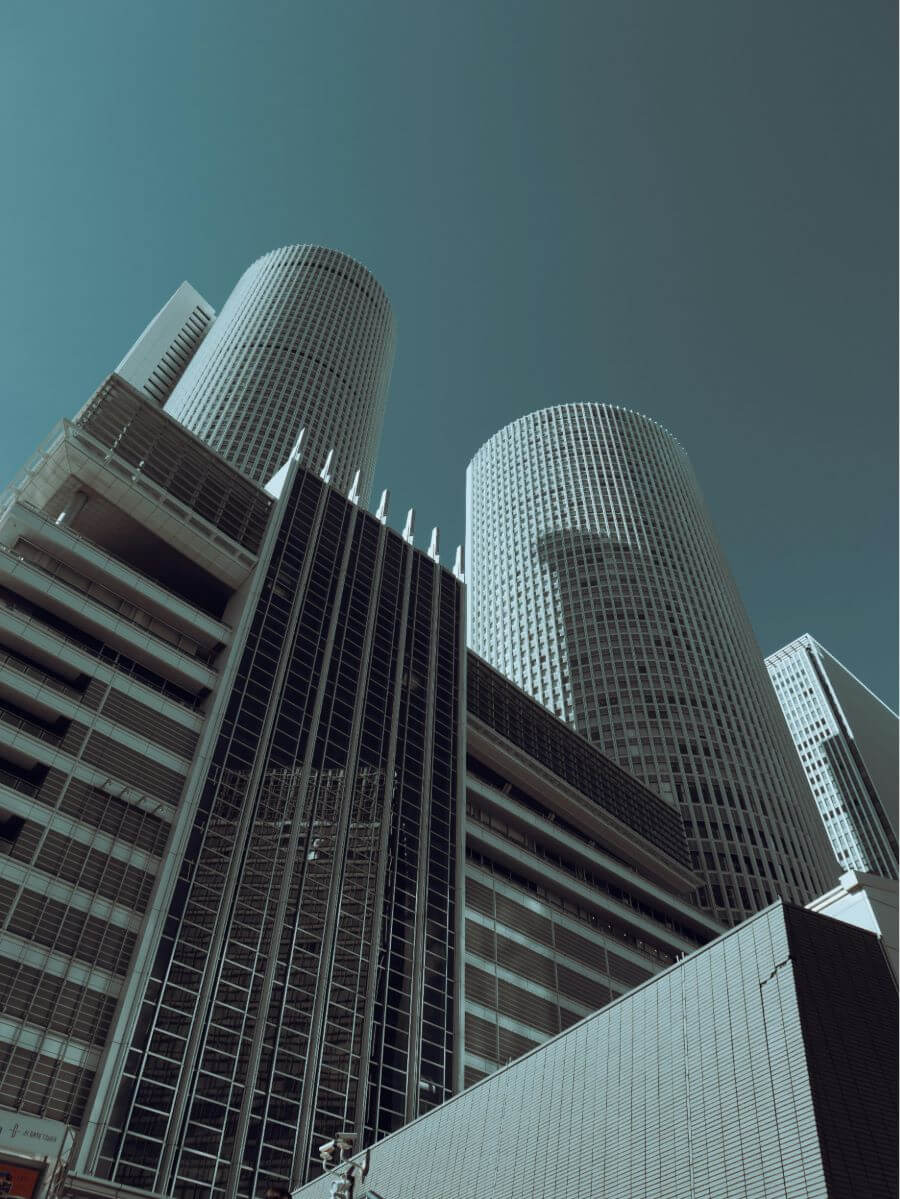 Tháp đôi JR Central không chỉ là một công trình kiến trúc đồ sộ mà còn mang trong mình nhiều ý nghĩa quan trọng đối với Nhật Bản