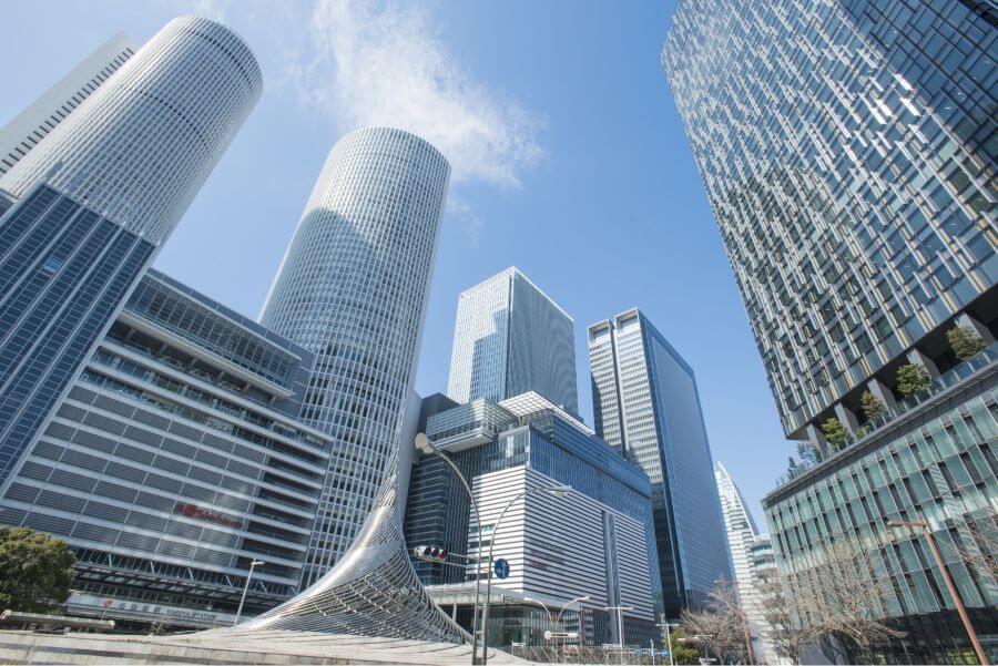 Sự kết hợp hài hòa giữa ga Nagoya và Tháp đôi đã tạo nên một điểm đến hấp dẫn tại Nhật Bản