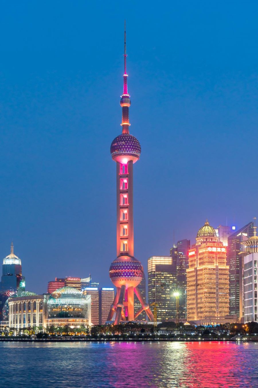 Vẻ đẹp lung linh, huyền ảo của Minh Châu Phương Đông mỗi khi đêm về 