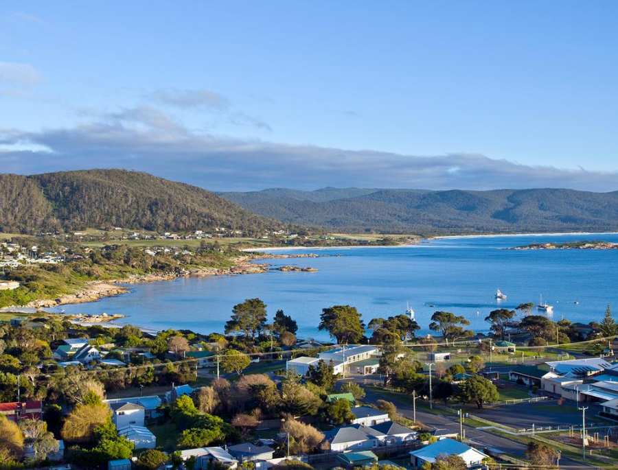 Thị trấn Bicheno được đặt tên theo nhà thám hiểm người Anh là ông Allan Cunningham Bicheno