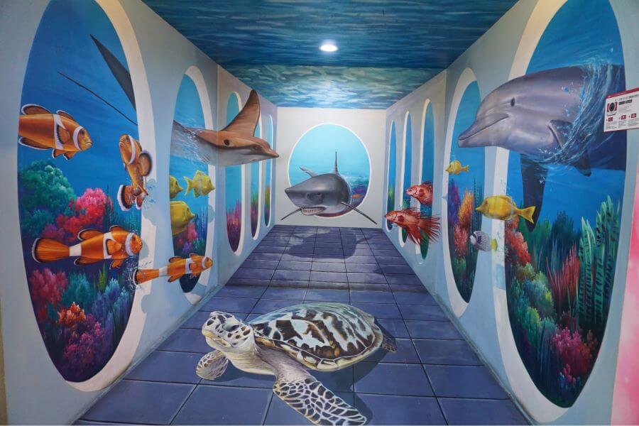 Trickeye, với những bức tranh 3D sống động, là một điểm đến không thể bỏ qua khi đến Hongdae