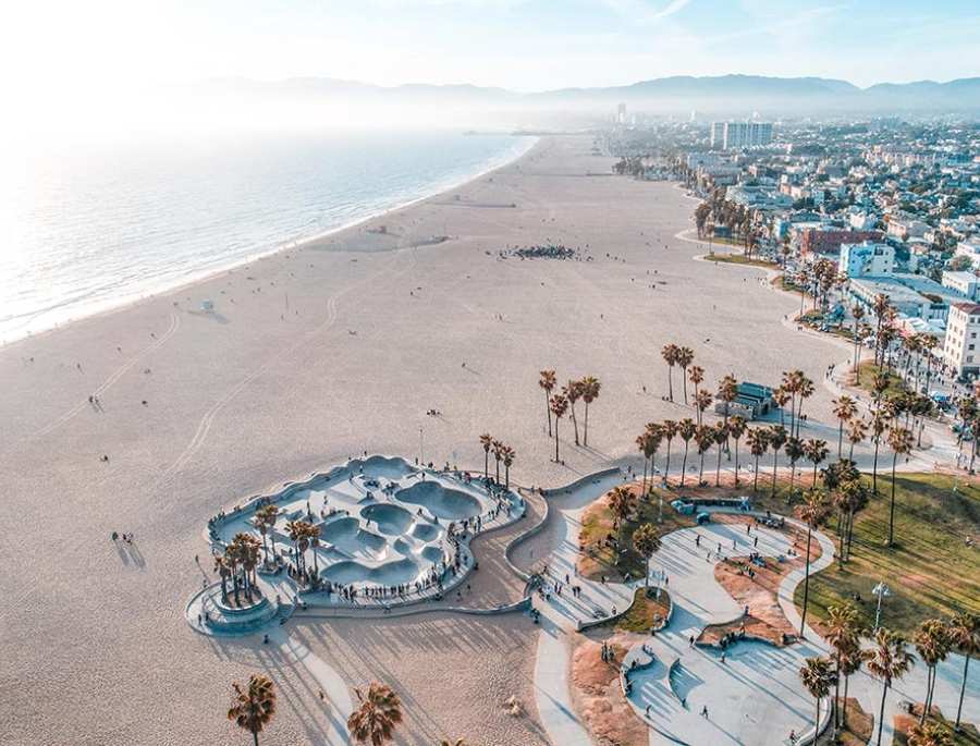 Bãi biển Venice được xem là một biểu tượng của văn hóa bãi biển California