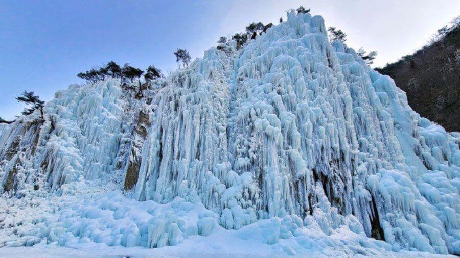 Thung lũng băng Eobi là một điểm đến tuyệt đẹp và hấp dẫn, đặc biệt vào mùa đông