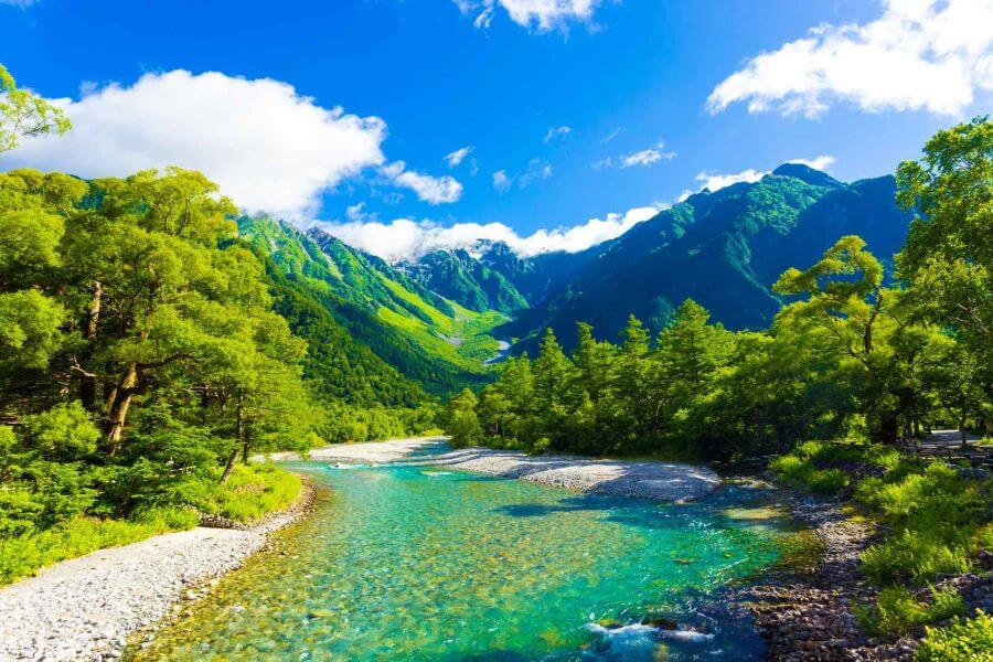 Kamikochi từ lâu đã được xem là một địa điểm du lịch Nhật Bản nổi tiếng với cảnh quan thiên nhiên tuyệt đẹp