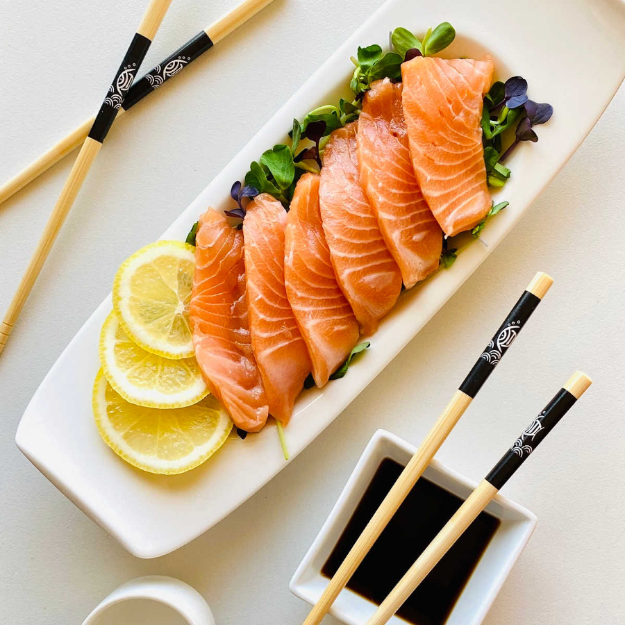 Sashimi cá hồi chinh phục thực khách bởi hương vị béo ngậy, ngọt thanh