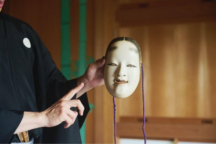Mặt nạ Noh là khả năng truyền tải cảm xúc một cách tinh tế