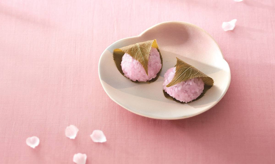 Sakura Mochi không chỉ là món ăn vặt ngon miệng mà còn mang trong mình hương vị của mùa xuân và văn hóa Nhật Bản