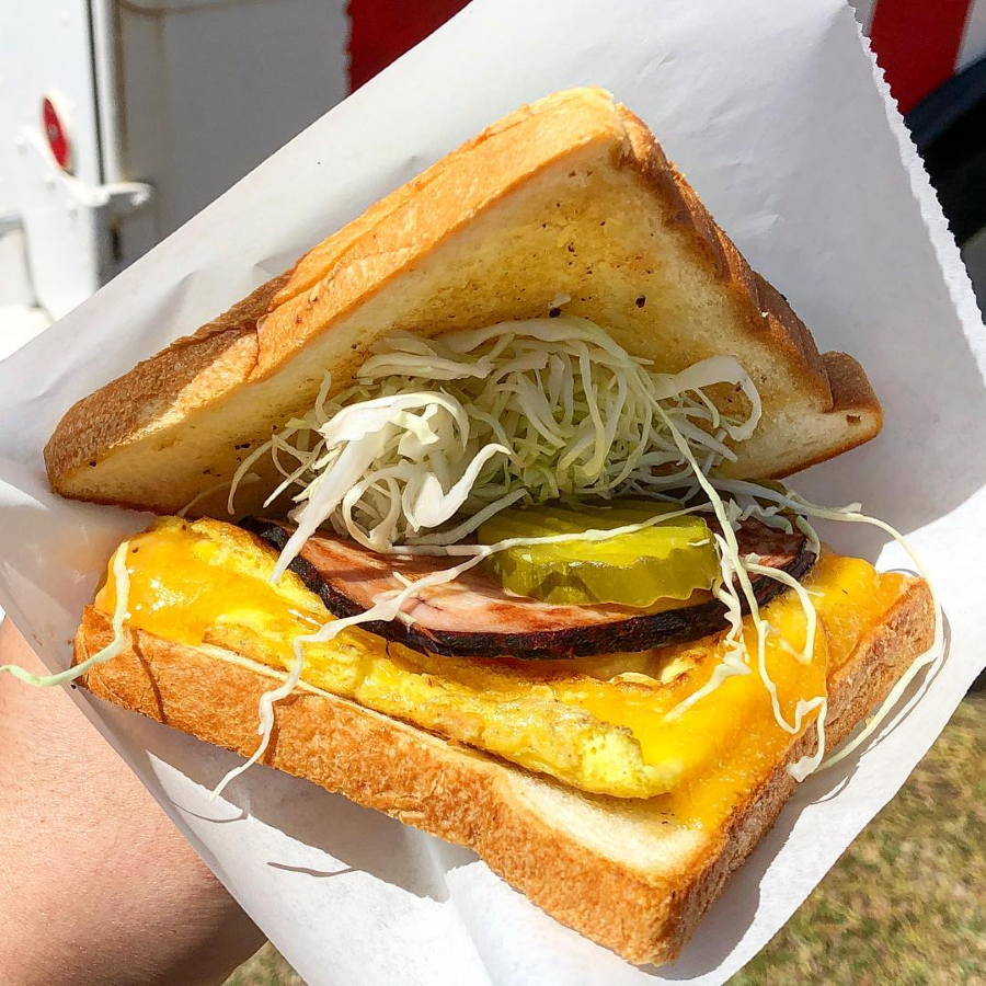 Bánh mì nướng - Một trong những món ăn Busan hấp dẫn khiến bạn "càng ăn càng ghiền"